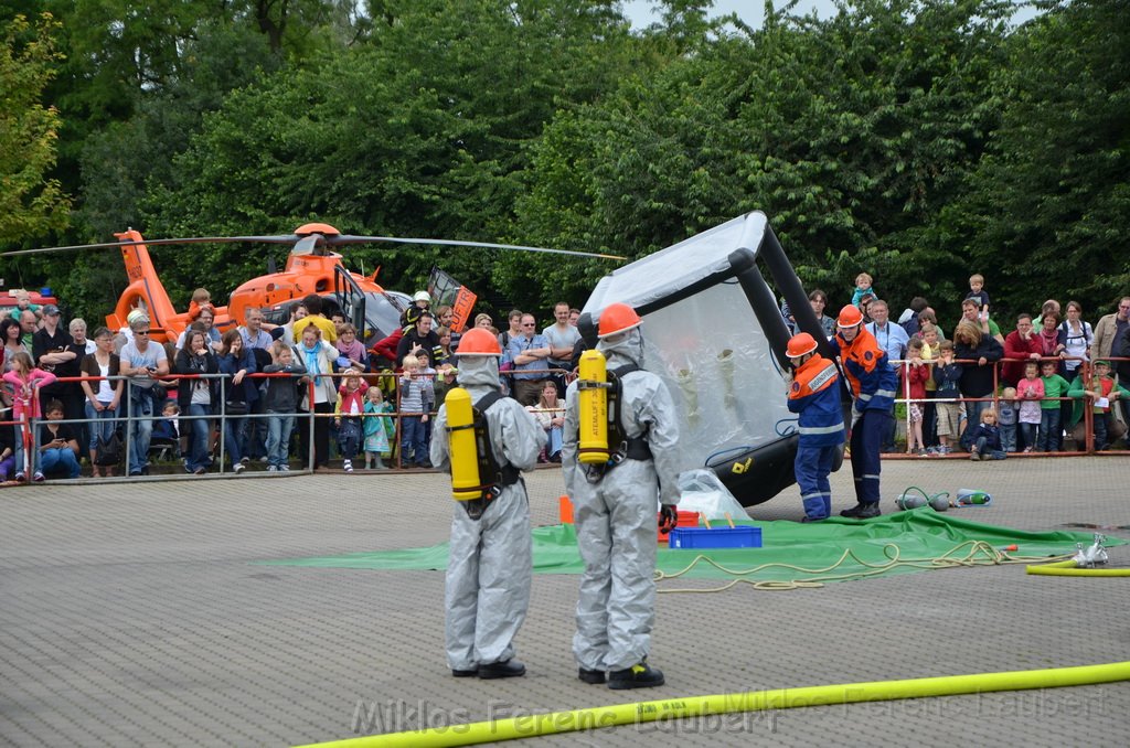 Tag der Offenen Tuer BF Koeln Weidenpesch Scheibenstr P237.JPG